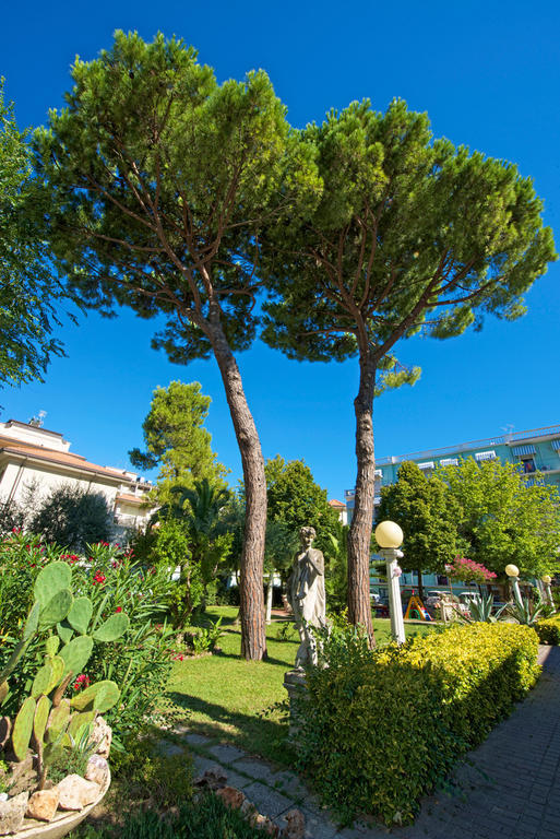 Hotel Garden Cattolica Dış mekan fotoğraf