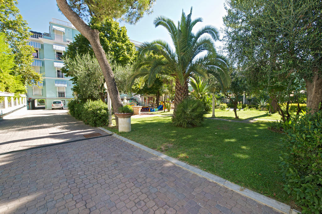 Hotel Garden Cattolica Dış mekan fotoğraf