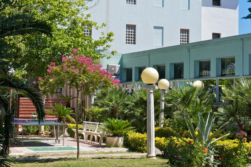 Hotel Garden Cattolica Dış mekan fotoğraf