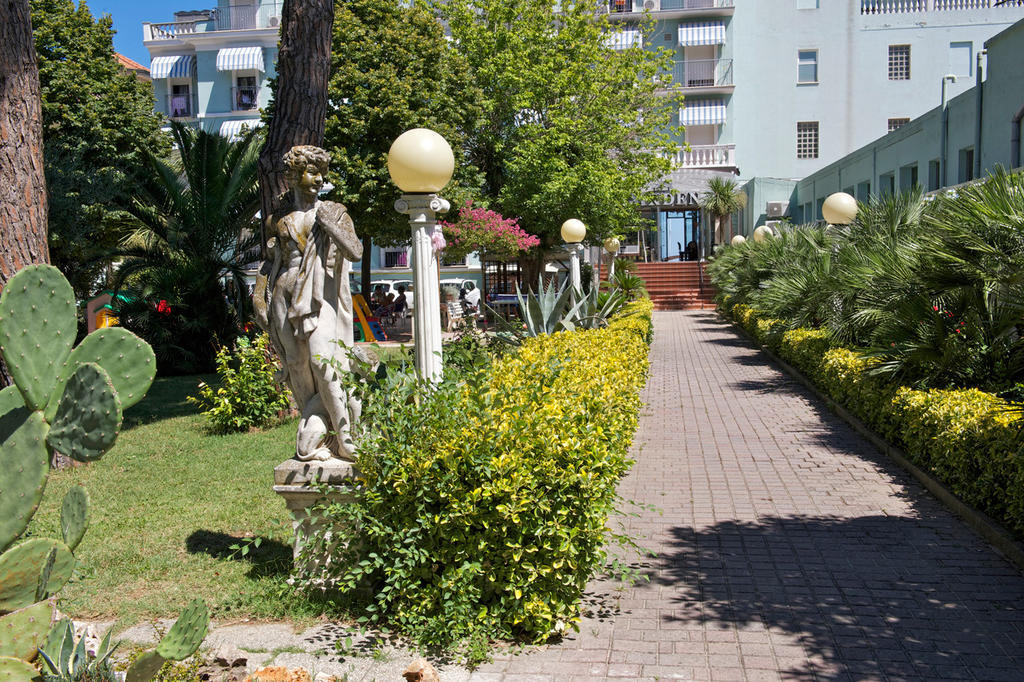 Hotel Garden Cattolica Dış mekan fotoğraf